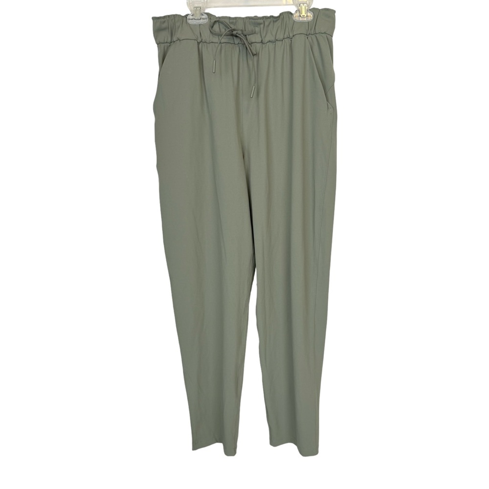 Lululemon On The Fly Pant *27"
Grey Sage Athleisure Travel Workout EUC Size 8 - Picture 4 of 10